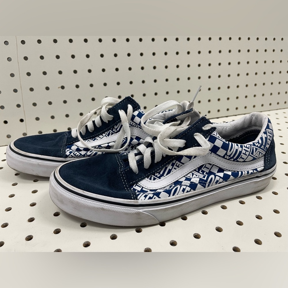 Vans unisex used shoes. Men 8.5 and women 10. Blue.